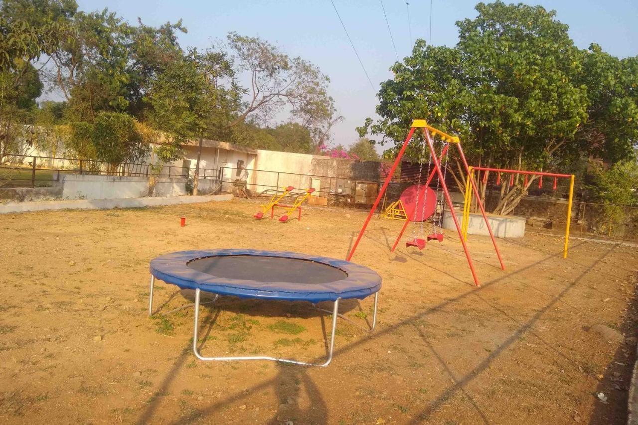 Parishreya Holiday Home Lonavala Buitenkant foto