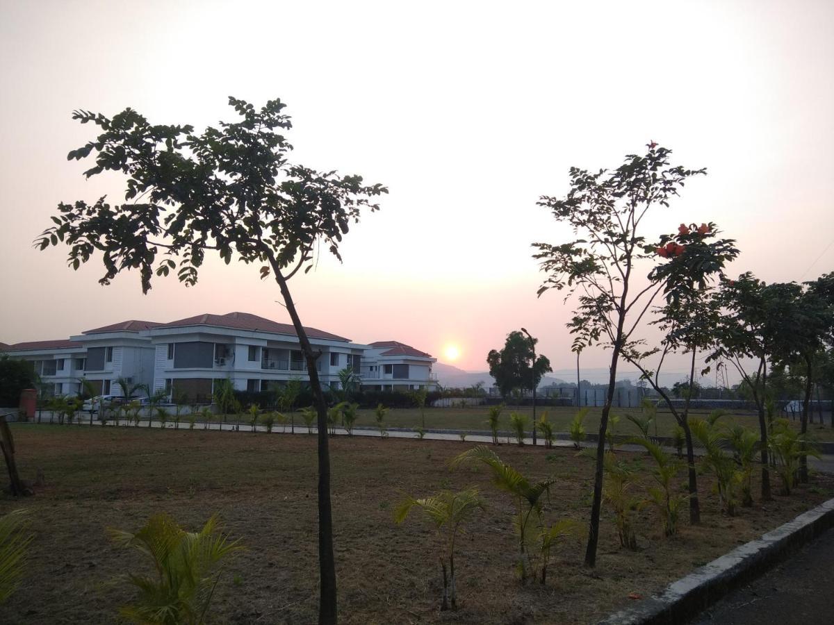 Parishreya Holiday Home Lonavala Buitenkant foto