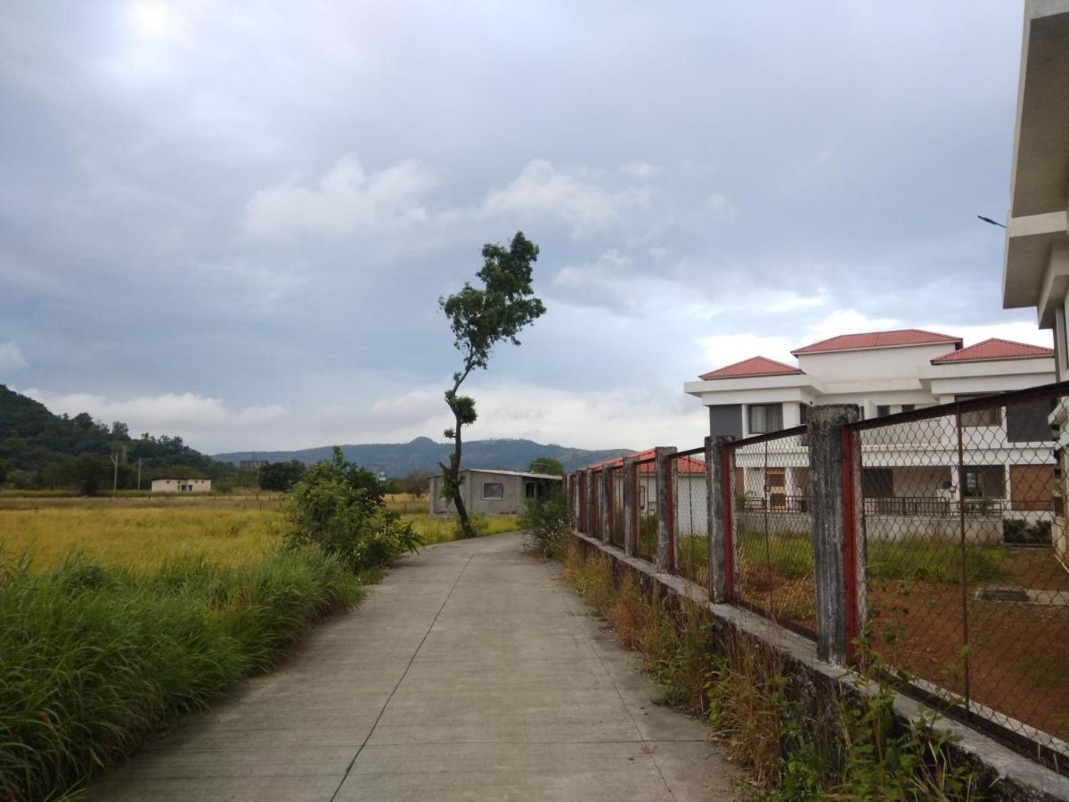 Parishreya Holiday Home Lonavala Buitenkant foto