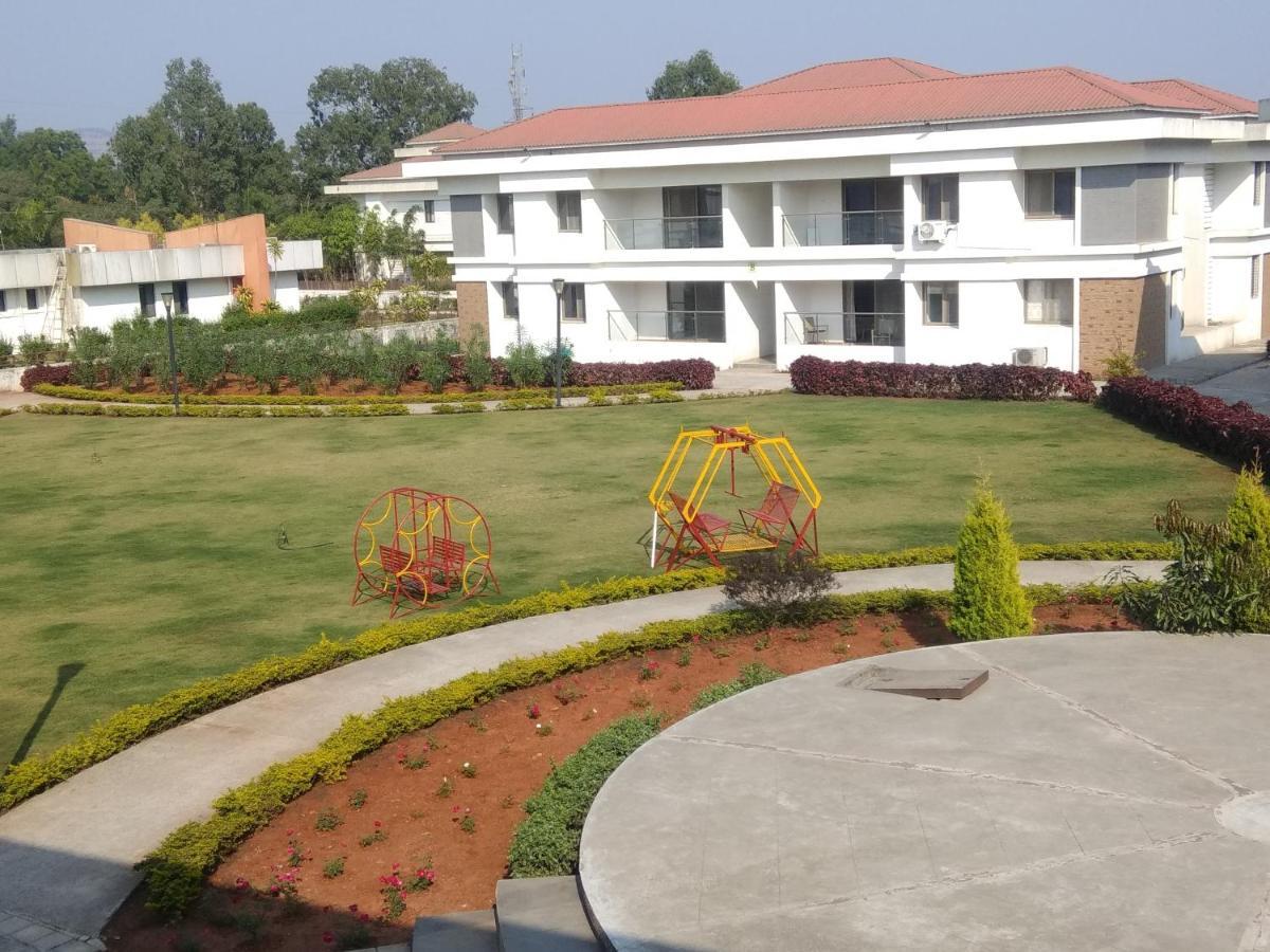 Parishreya Holiday Home Lonavala Buitenkant foto